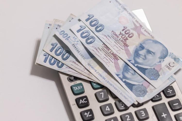 Emekli ve memura büyük zam geliyor En düşük emekli ve memur maaşları tek tek hesaplandı, İşte zamlı aylıklar...