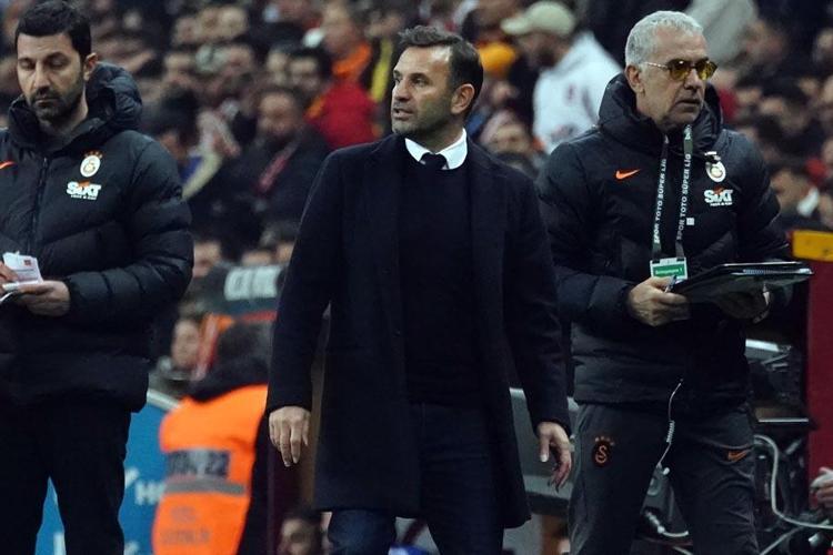Galatasarayın stoperi değil diyorlardı Okan Buruk göndereceği yerde maaşına zam yaptı