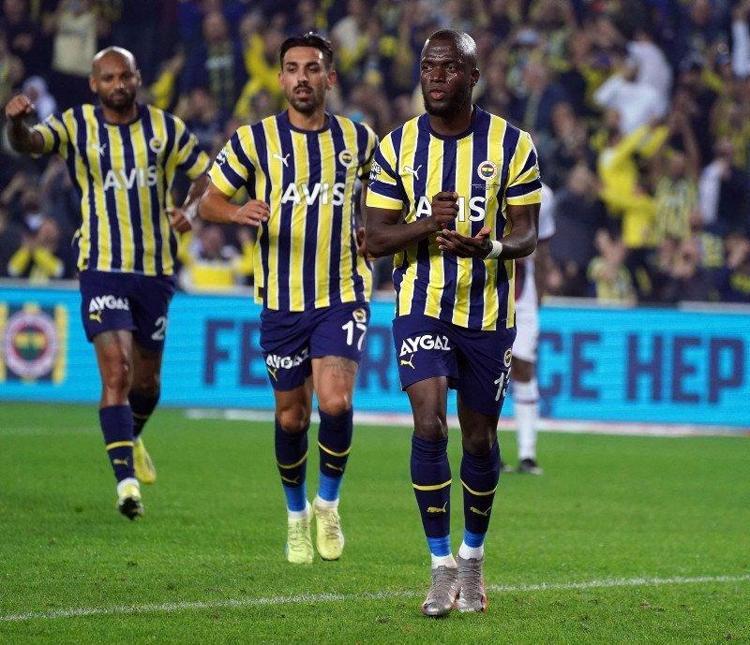Fenerbahçede yaprak dökümü başladı 2 yıldız için dünya devleri devrede