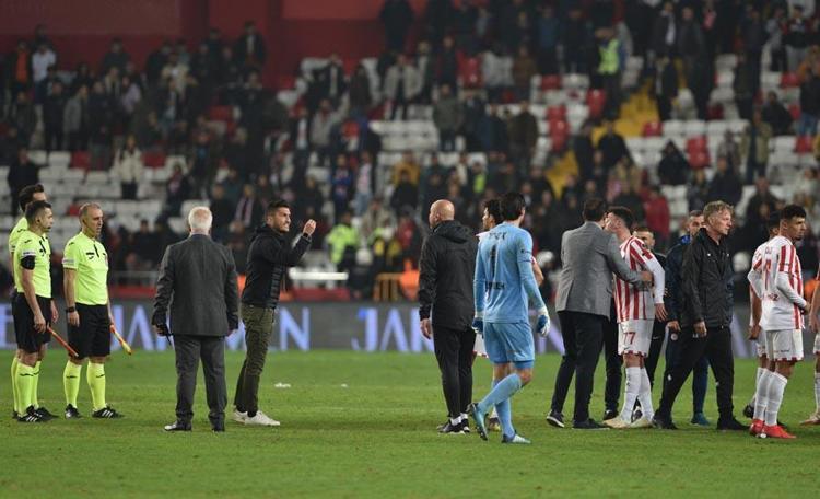 Hamza Hamzaoğlu Semih Kaya var diye istememişti Jorge Jesus hiç vakit kaybetmedi: Alırsak şampiyon oluruz