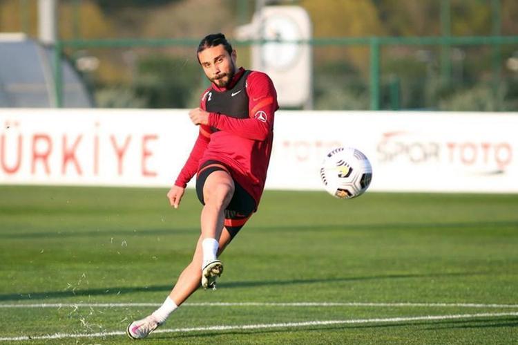 3-0ın ardından Galatasarayda hiç beklenmeyen ayrılık Dün akşam Okan Buruk onu 10 dakika oynatmıştı