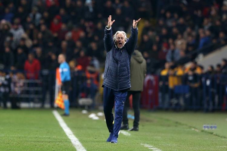 Fenerbahçede deprem 5 ayrılığı açıkladı Biri Trabzonspora gidiyor
