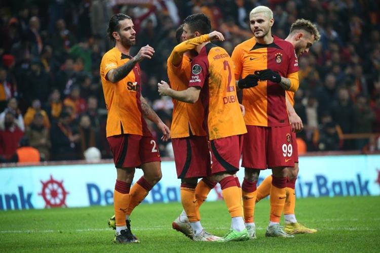 Galatasarayda sevindiren gelişme Icardi kararını verdi