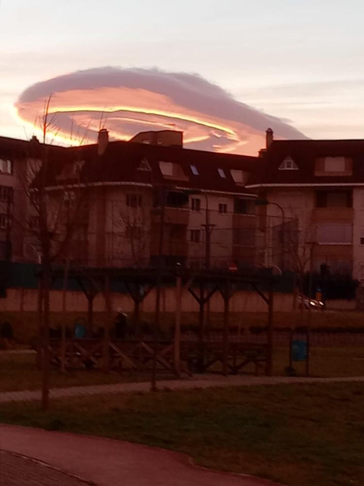 Bursada gökyüzünde inanılmaz görüntü Herkes UFO sandı ama gerçek başka çıktı