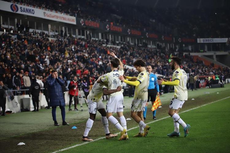 Bu sefer de Roger Schmidt Ali Koçun peşine düştü Onu bize verin Joao Felix yapalım