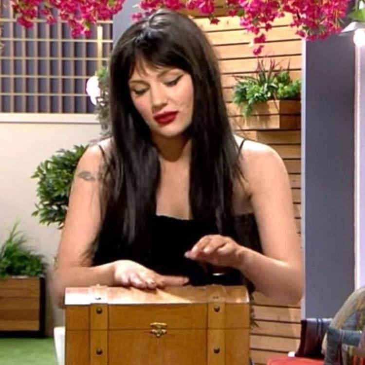 Kısmetse Olur Aybüke saçlarını siyaha boyattı
