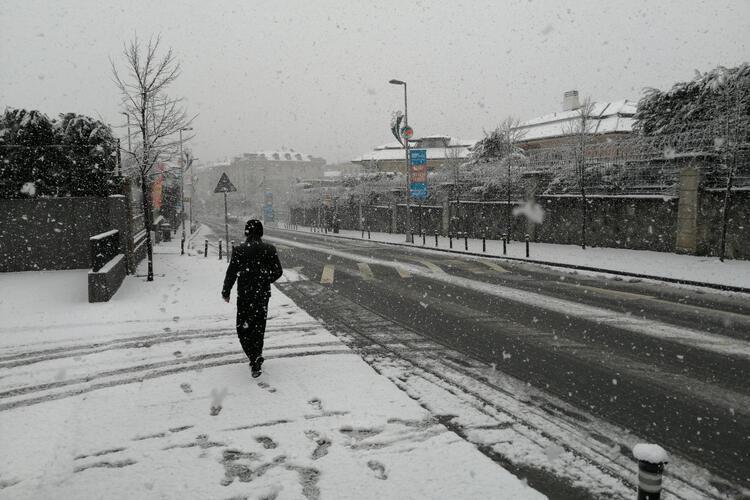 Kar yağışı başladı Meteoroloji yoğun kar için tarih verdi, kara kış tüm Türkiyeyi ele geçirecek