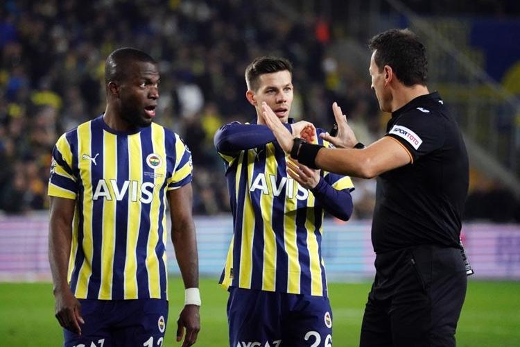 Fenerbahçenin gol makinesi Barcelonaya Kim böyle bir kulübü reddedebilir ki...