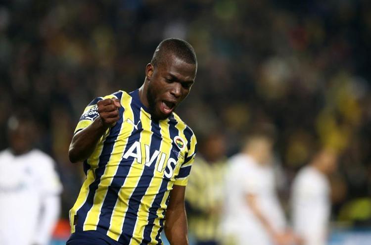 Fenerbahçenin gol makinesi Barcelonaya Kim böyle bir kulübü reddedebilir ki...