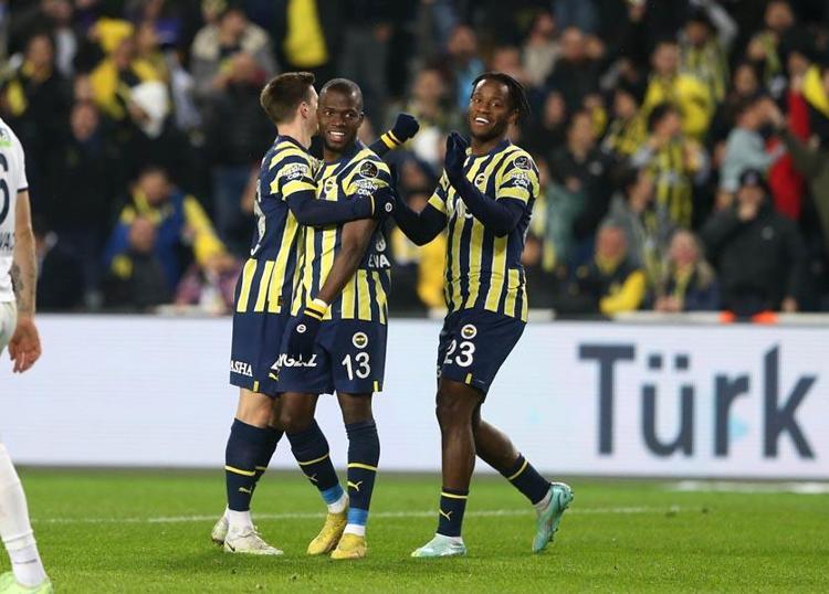 Fenerbahçenin gol makinesi Barcelonaya Kim böyle bir kulübü reddedebilir ki...
