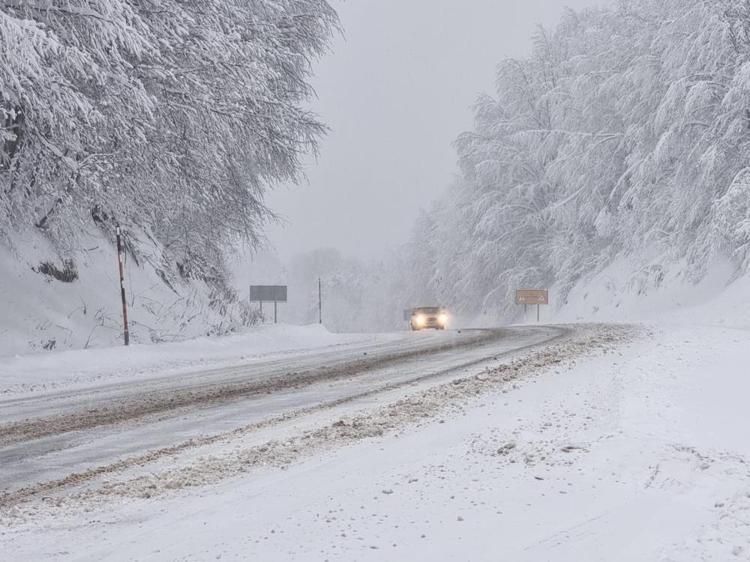İstanbulda kar alarmı Kara kış geldi, yağış başladı Meteorolojiden 25 kent için sarı ve turuncu uyarı