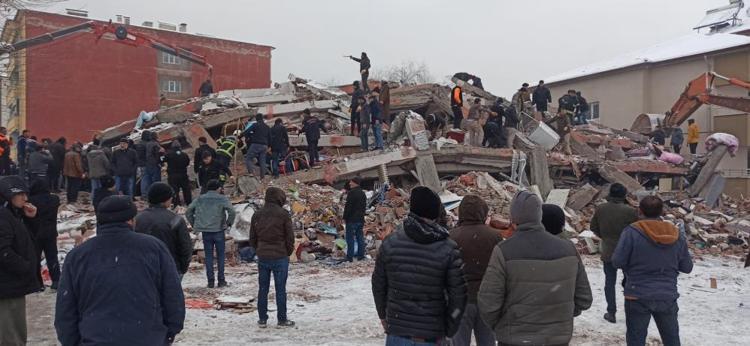 Kahramanmaraş 7.7 ile sallandı Gün aydınlanınca depremin yıkıcı boyutu ortaya çıktı, işte ilk görüntüler