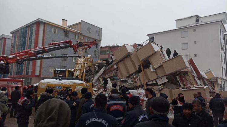 Kahramanmaraş 7.7 ile sallandı Gün aydınlanınca depremin yıkıcı boyutu ortaya çıktı, işte ilk görüntüler