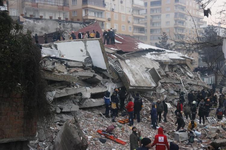 Kahramanmaraş 7.7 ile sallandı Gün aydınlanınca depremin yıkıcı boyutu ortaya çıktı, işte ilk görüntüler
