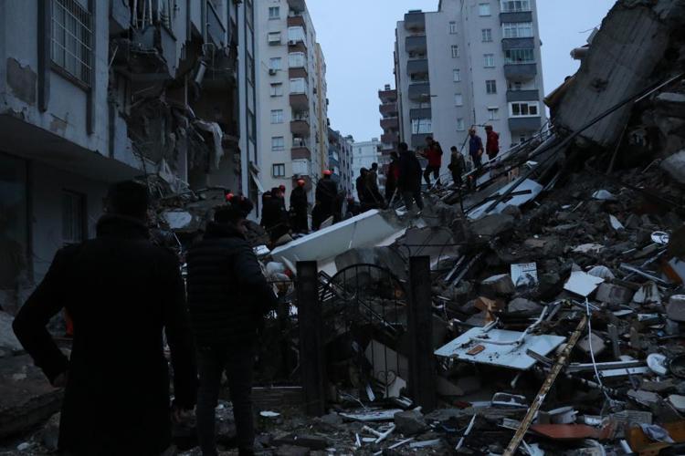 Kahramanmaraş 7.7 ile sallandı Gün aydınlanınca depremin yıkıcı boyutu ortaya çıktı, işte ilk görüntüler
