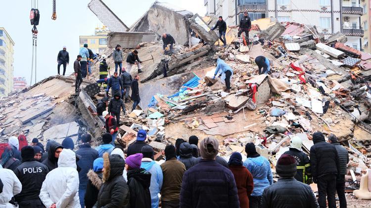 Depremde ölenlerin kimlikleri belli oldu mu