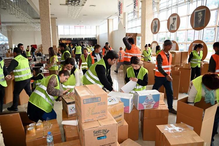 TIR’LARA YÜKLENİYOR