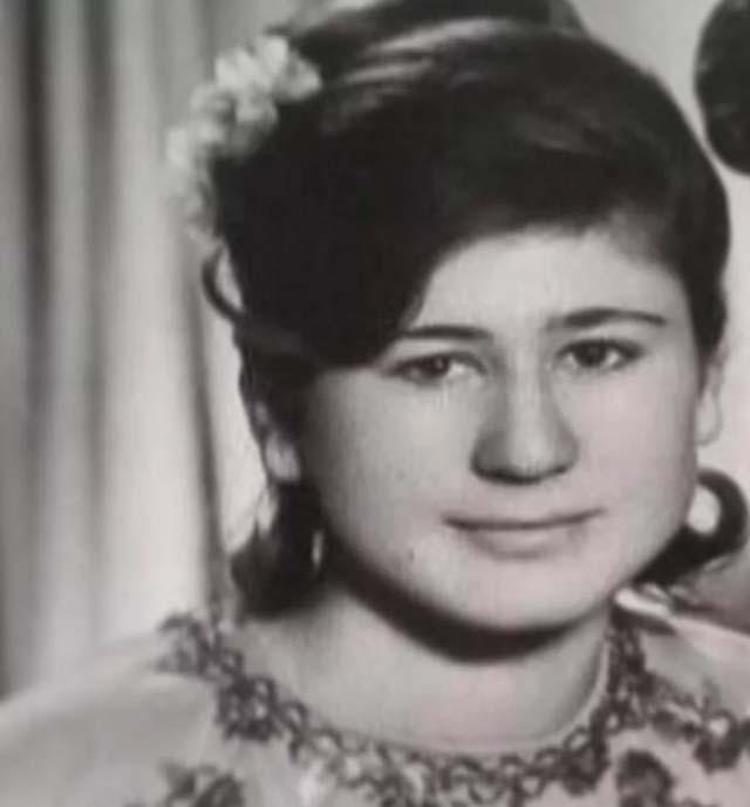 İclal Aydının acı günü Annesi hayatını kaybetti