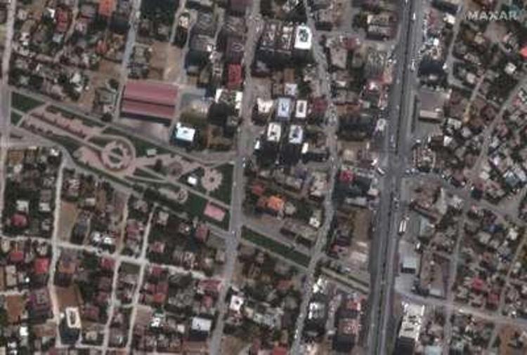Deprem felaketinin boyutlarını uydu fotoğrafları gözler önüne serdi