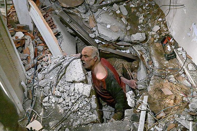 Deprem felaketinin boyutlarını uydu fotoğrafları gözler önüne serdi