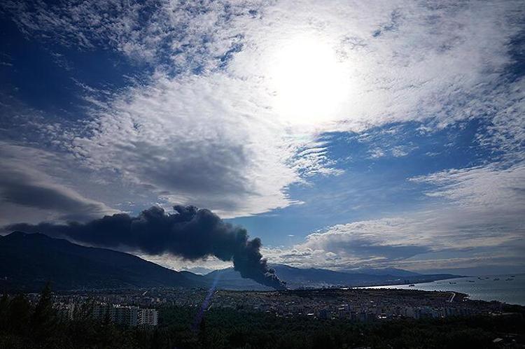 Deprem felaketinin boyutlarını uydu fotoğrafları gözler önüne serdi
