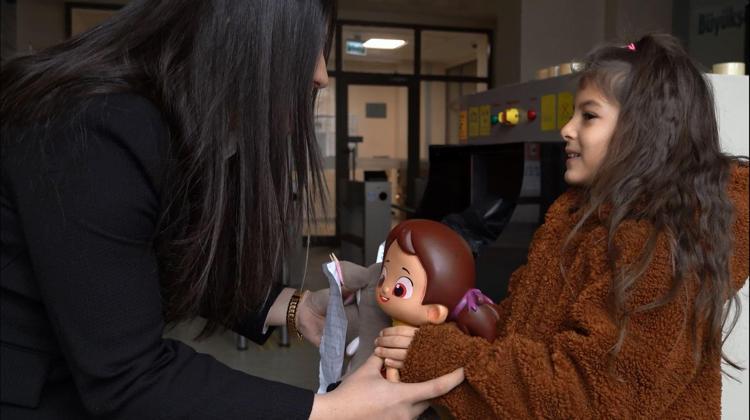Yaşları küçük, yürekleri büyük; kimi harçlığını, kimi oyuncağını gönderdi