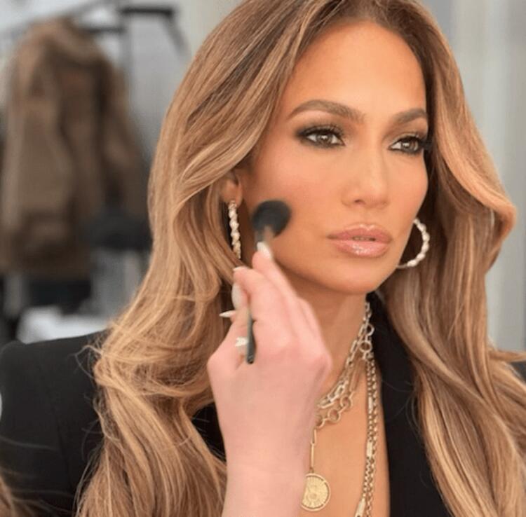 JENNIFER LOPEZ