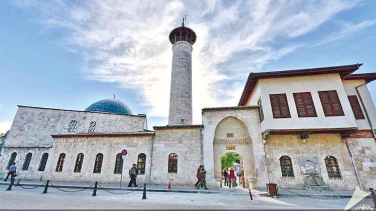 ANADOLU’DAKİ EN ESKİ CAMİYDİ: HABİB-İ NECCAR ÇÖKTÜ