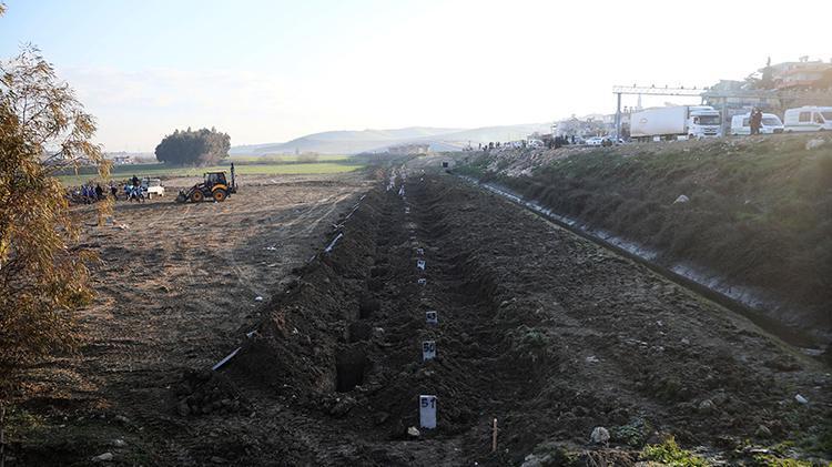 Sözün bittiği yer Hatayda deprem mezarlığı görüntülendi