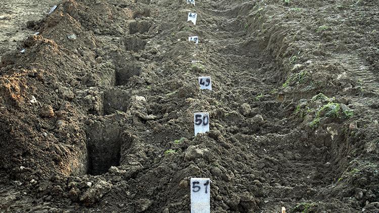 Sözün bittiği yer Hatayda deprem mezarlığı görüntülendi