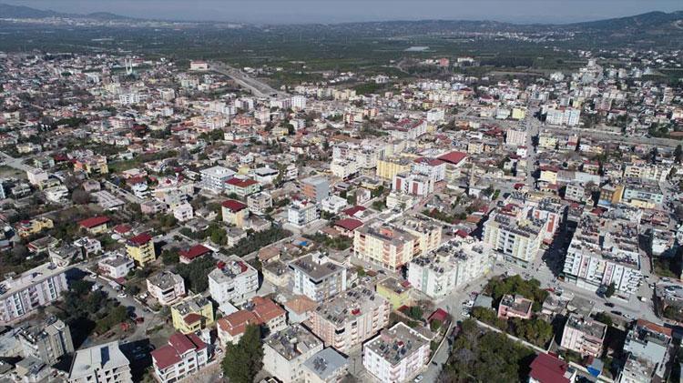 Depremin ortasındaki bu ilçedeki tek bina bile yıkılmadı