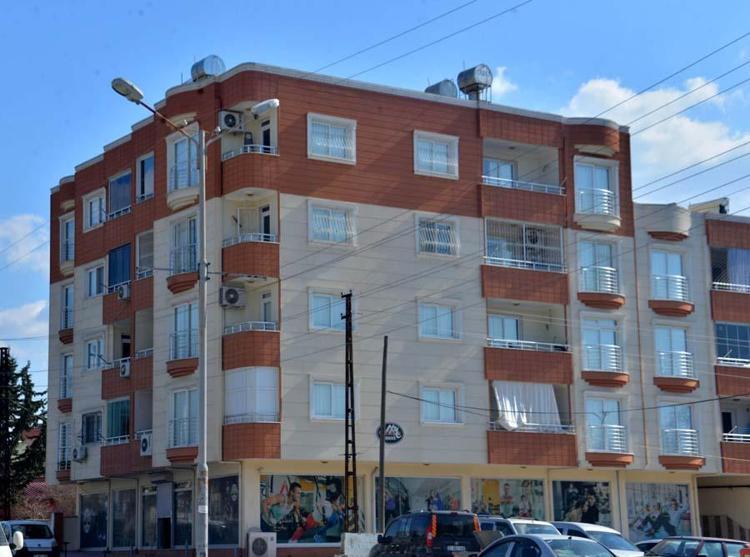 Depremin ortasındaki bu ilçedeki tek bina bile yıkılmadı