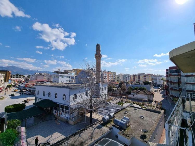 Depremin ortasındaki bu ilçedeki tek bina bile yıkılmadı