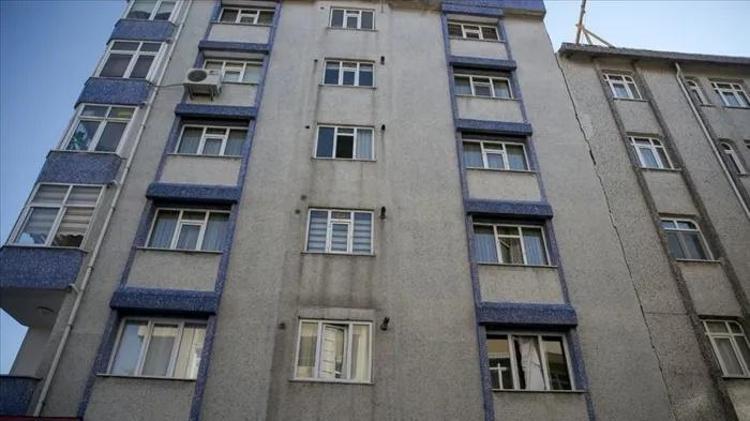 AZ HASARLI BİNADA OTURULUR MU