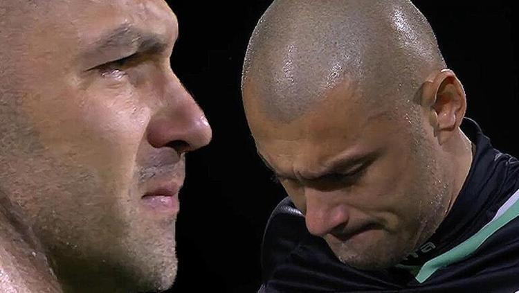 Kimse fark etmemişti Sneijder canlı yayında açıkladı: Ajax Türk bayraklı pazubandı takmadı