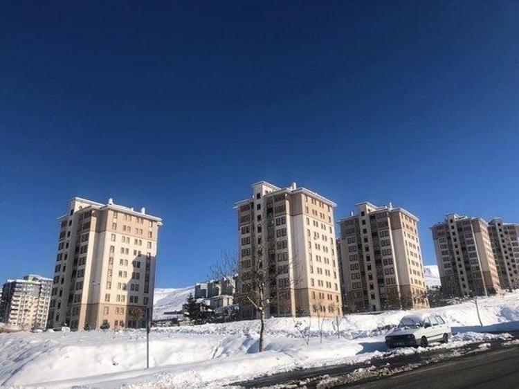 TOKİ binaları neden yıkılmadı TOKİ binalarında raylı sistem var mı