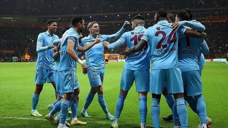 Gol sevinci yok, 4 dakika 17 saniye sessizlik var Trabzonspor - Basel maçı hangi kanalda