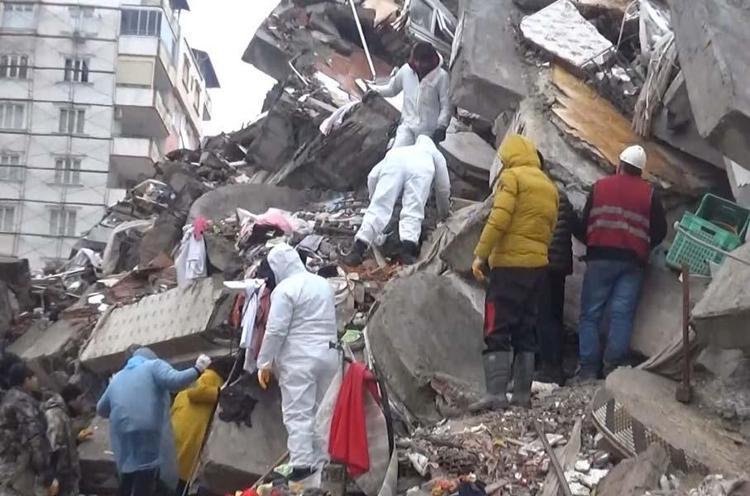 Depremzedelere 10 bin TL yardım ödemeleri başladı Hane başı 10 bin TL destek hesaplara yatırılıyor