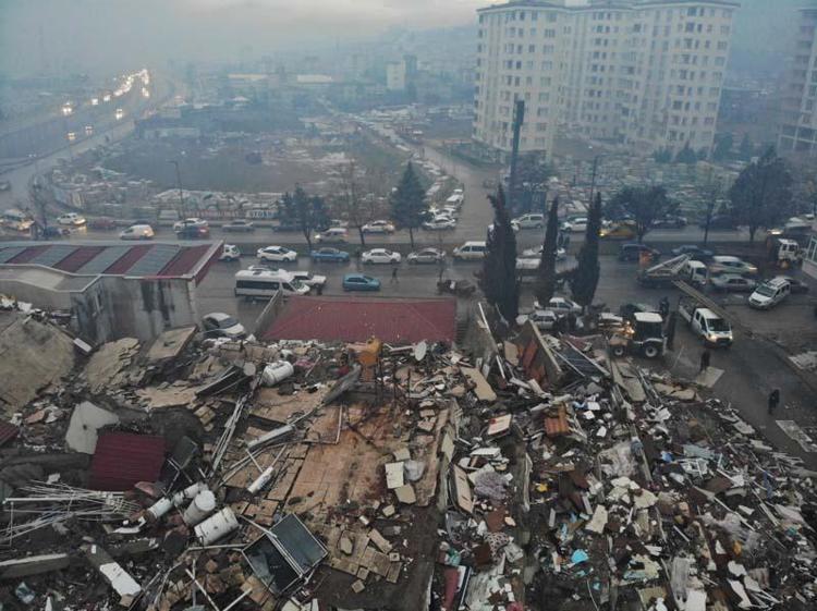Depremzedelere 10 bin TL yardım ödemeleri başladı Hane başı 10 bin TL destek hesaplara yatırılıyor