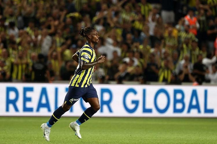MESUT ÖZİLİN YERİNE 10 NUMARA TRANSFERİYDİ