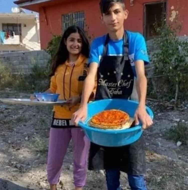 Kardeşi Taha Duymazın çocukluk fotoğrafını paylaştı