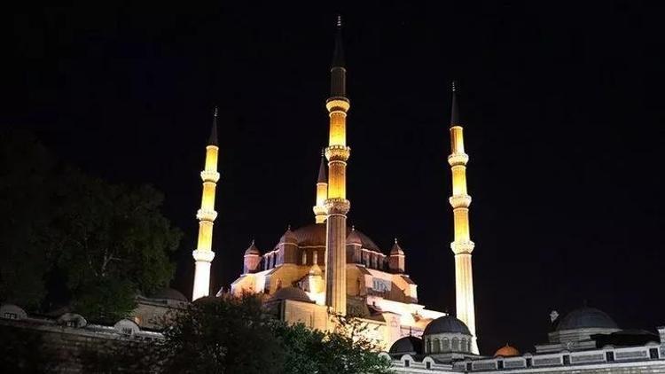 Bugün kandil mi 6 Mart Berat Kandilinde Allah hangi kararları alır Hangi melekler ne iş yapar