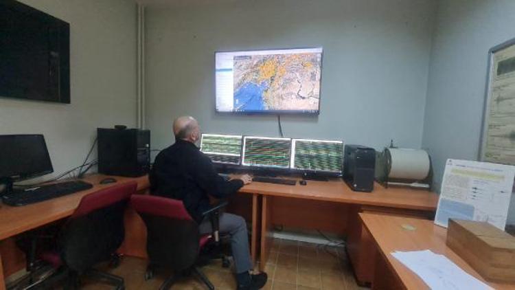TÜBİTAK Başkanı Mandal: Bölgede her 30 saniyede 1 deprem görüyoruz