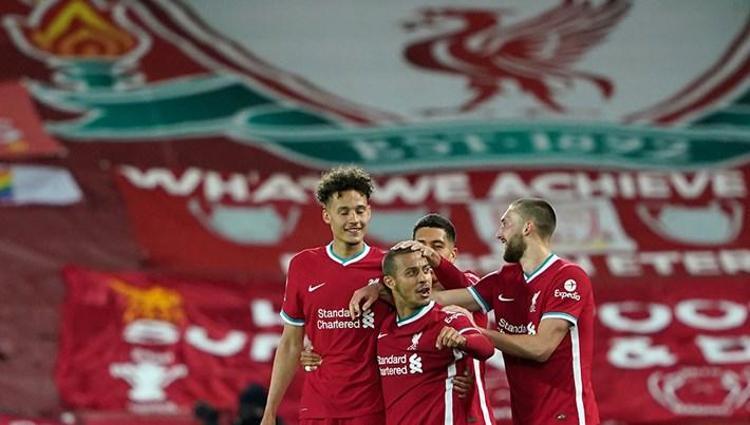 ALCANTARA HEM 8 HEM DE 10 OYNAMA YETENEKLERİNE SAHİP