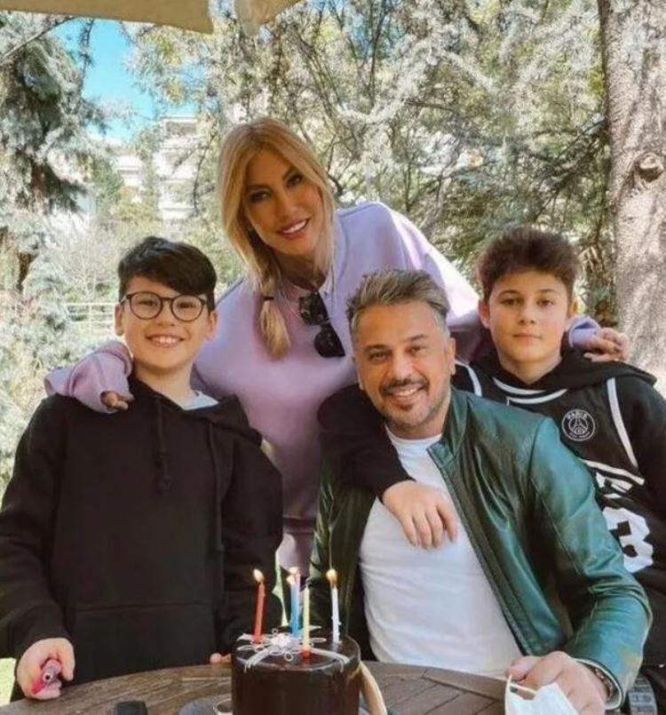 Emre Altuğun paylaşımına Çağla Şıkelden yorum