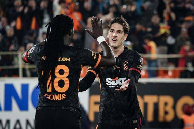 Transferin son gününde Galatasaraydan 38 milyon euroluk sürpriz