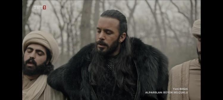 Barış Arduçlu zikir sahnesi yüreklere dokundu Alparslan sultan oluyor