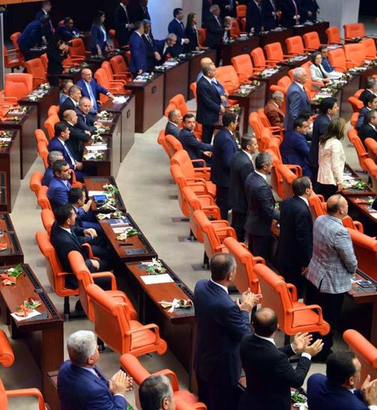 MHP’DE GELİR DEPREMZEDELERE