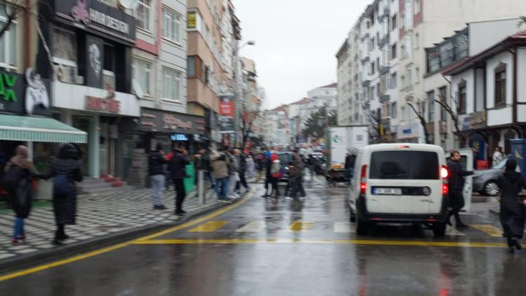 Boluda 4.8 büyüklüğünde deprem İstanbul, Ankara ve Düzcede de hissedildi