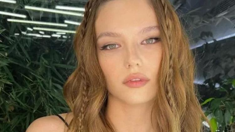 Nilsu Berfin Aktaş dekoltesiyle dikkat çekti! - Gazetevatan En Son ...